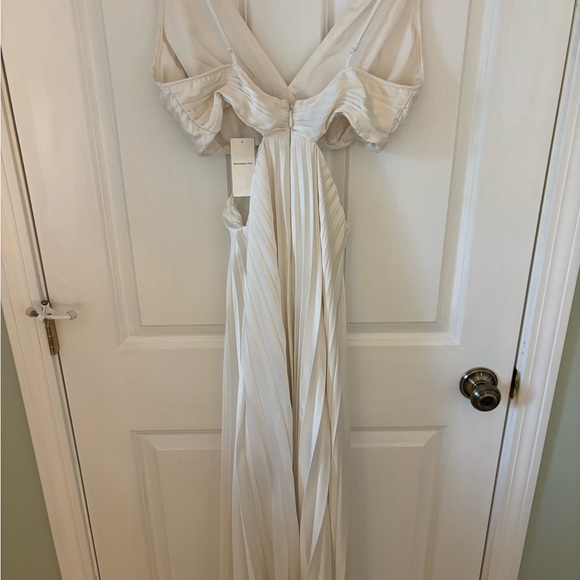 The A&F Giselle Pleated Cutout Maxi Dress - Picture 3 of 5